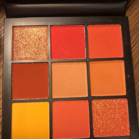 HUDA BEAUTY CORAL OBSESSIONS PALETTE - Picture 4 of 4